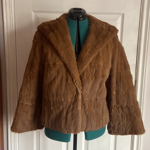 Fur Salon - Eatons of Canada mid length jacket - Picture 2 of 10
